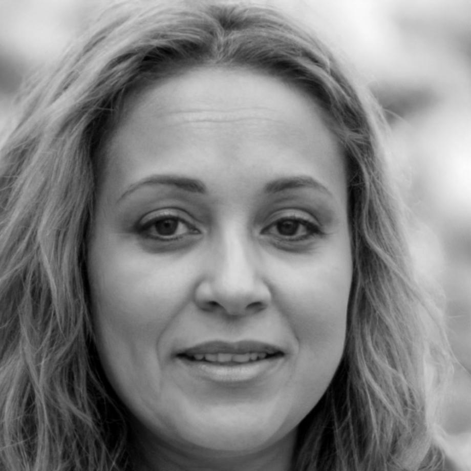 Dr. Maria Schneider, Kapitalmarktanalystin